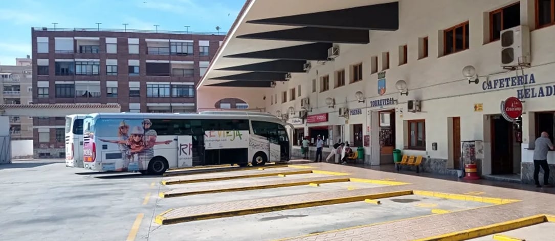 Buszmegálló Torreviejában